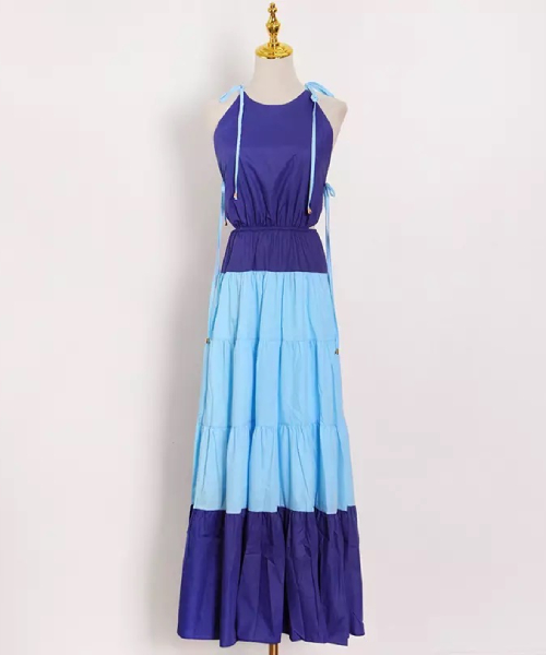 robe ajourée de couleurs avec lacets bleu