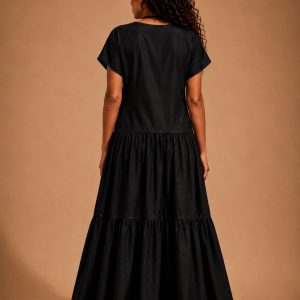 Robe Noire Élégance Luxe