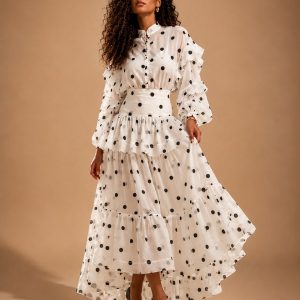 Robe Longue Élégance Intemporelle Blanche à Pois